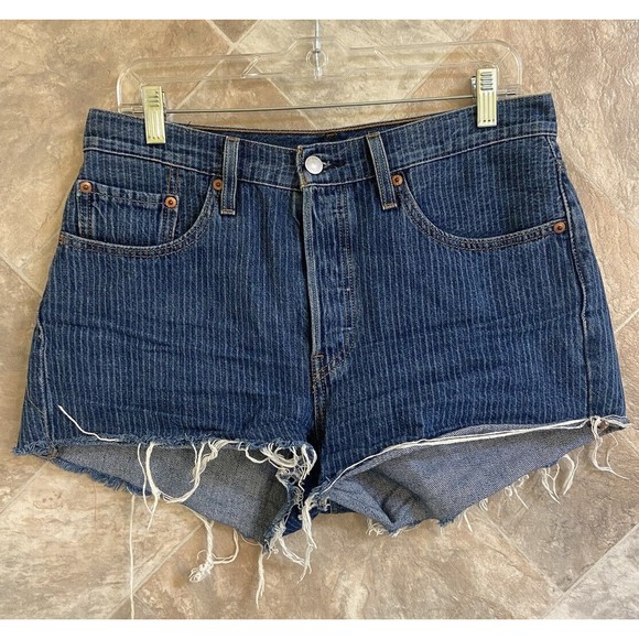 Levi's 501 Shorts Womens 28 Blue Denim Pinstripe High Rise Button Fly Frayed Hem - Picture 3 of 11